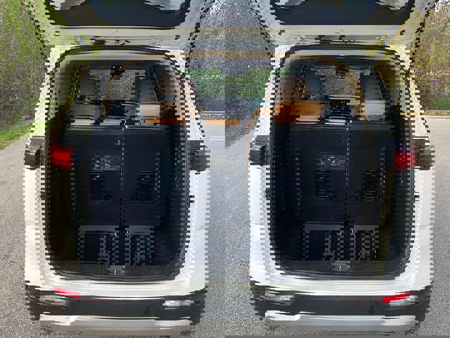 Used 2022 Kia Carnival LX image 5