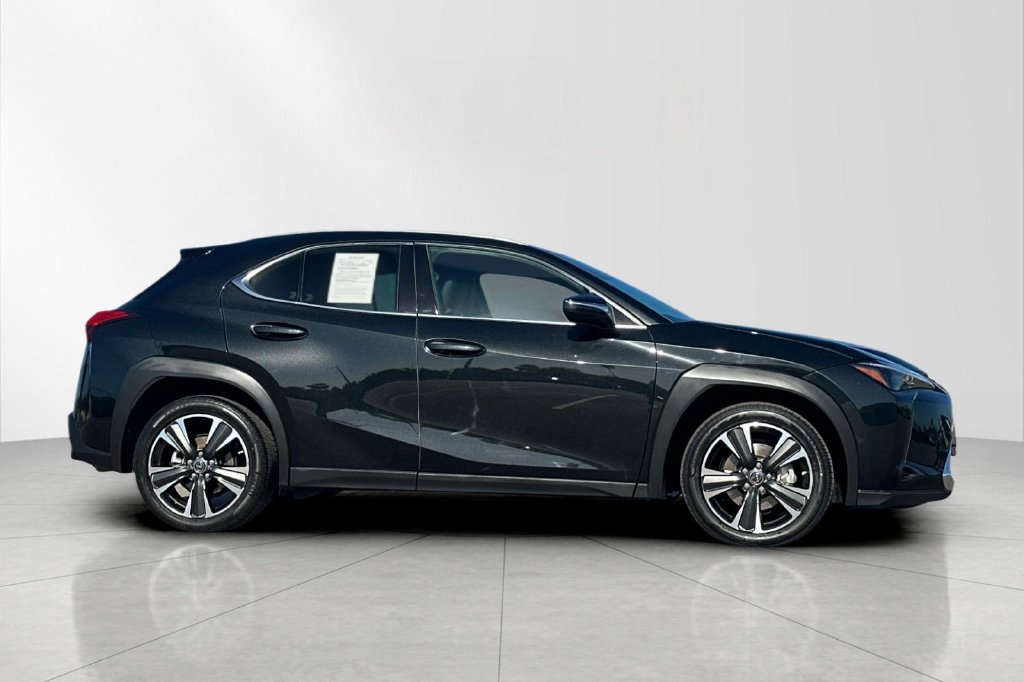Used 2019 Lexus UX 200 w/ Premium Package FWD image 7