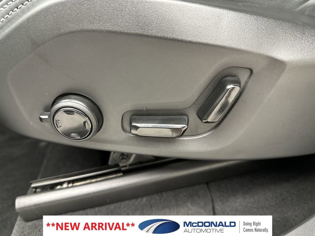 Used 2021 Volvo XC90 T6 Inscription w/ Lounge Package AWD/4WD image 12