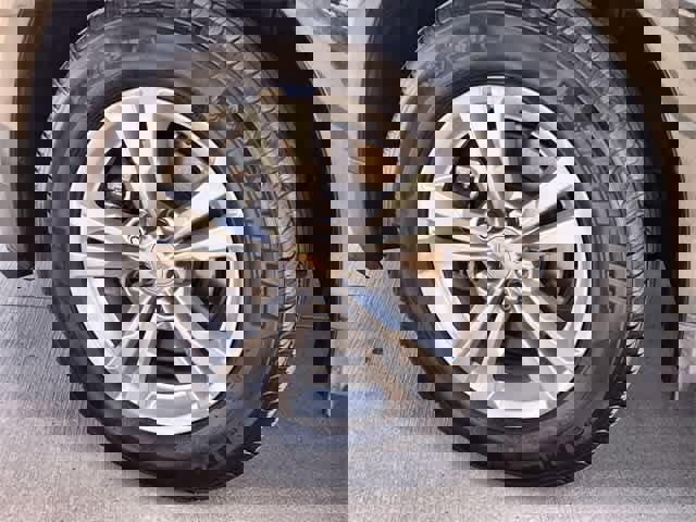 Used 2017 Chevrolet Equinox LS image 9