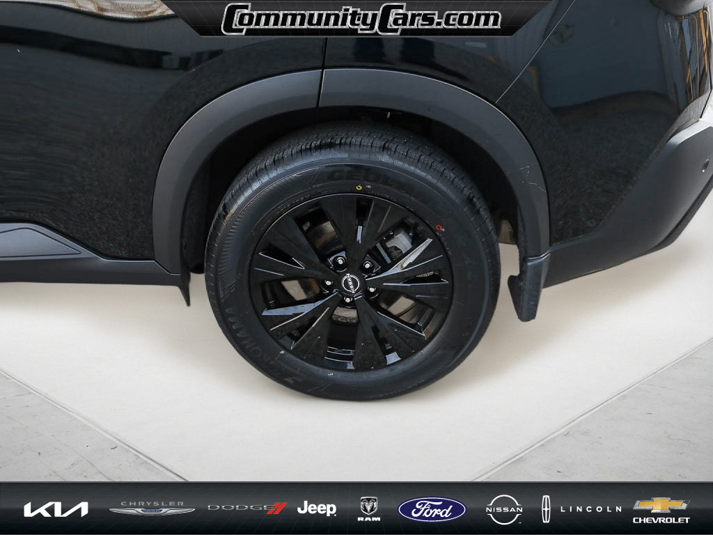 Used 2023 Nissan Rogue SV w/ SV Premium B Package image 5