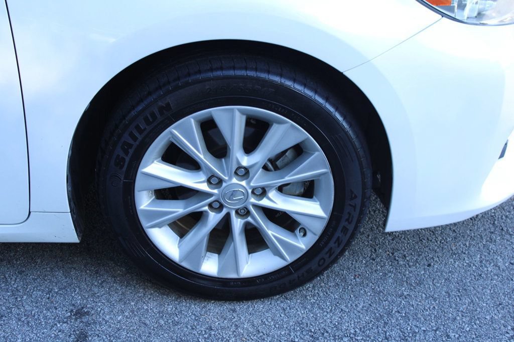 Used 2014 Lexus ES 300h w/ Luxury Package w/Bamboo Trim FWD image 38