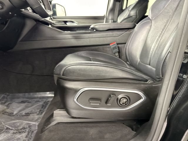 Used 2024 Jeep Wagoneer L Series II w/ Flexible Seating Group AWD/4WD image 20