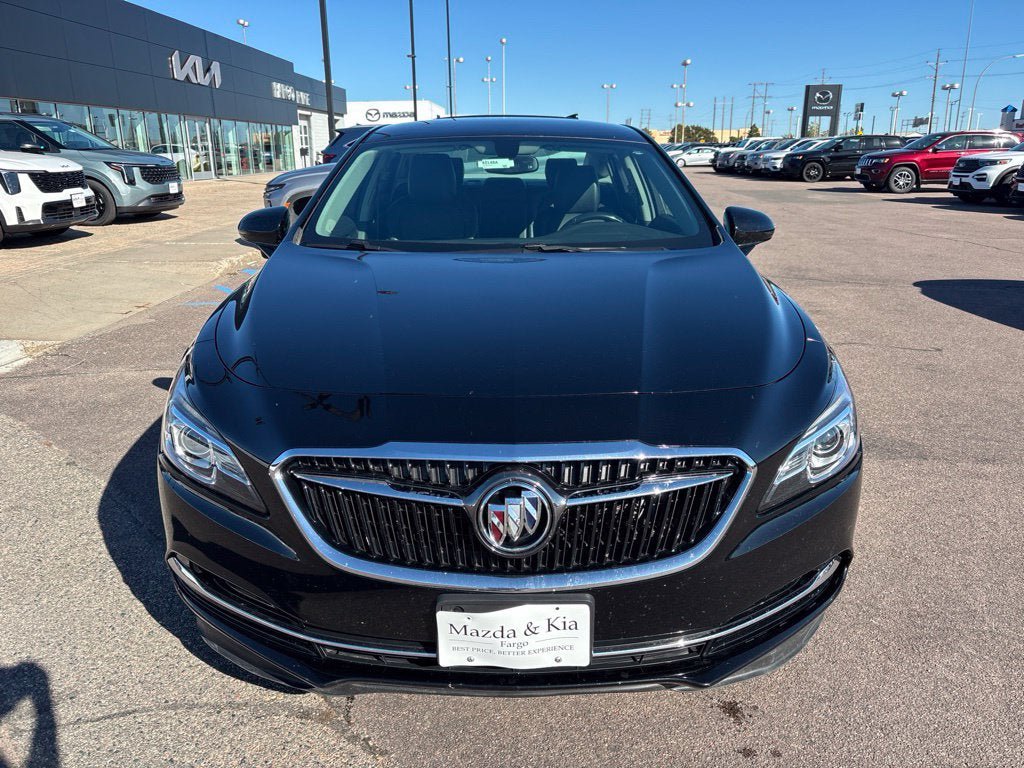 Used 2019 Buick LaCrosse Essence FWD image 2