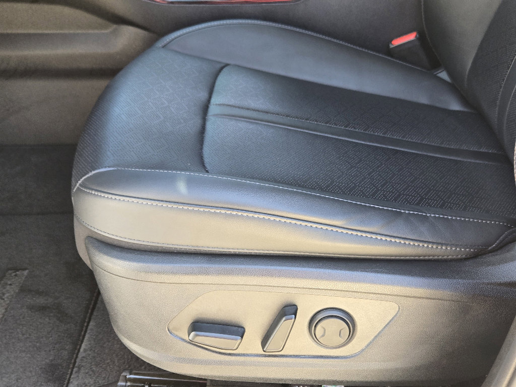 Used 2023 Kia Sorento SX image 26