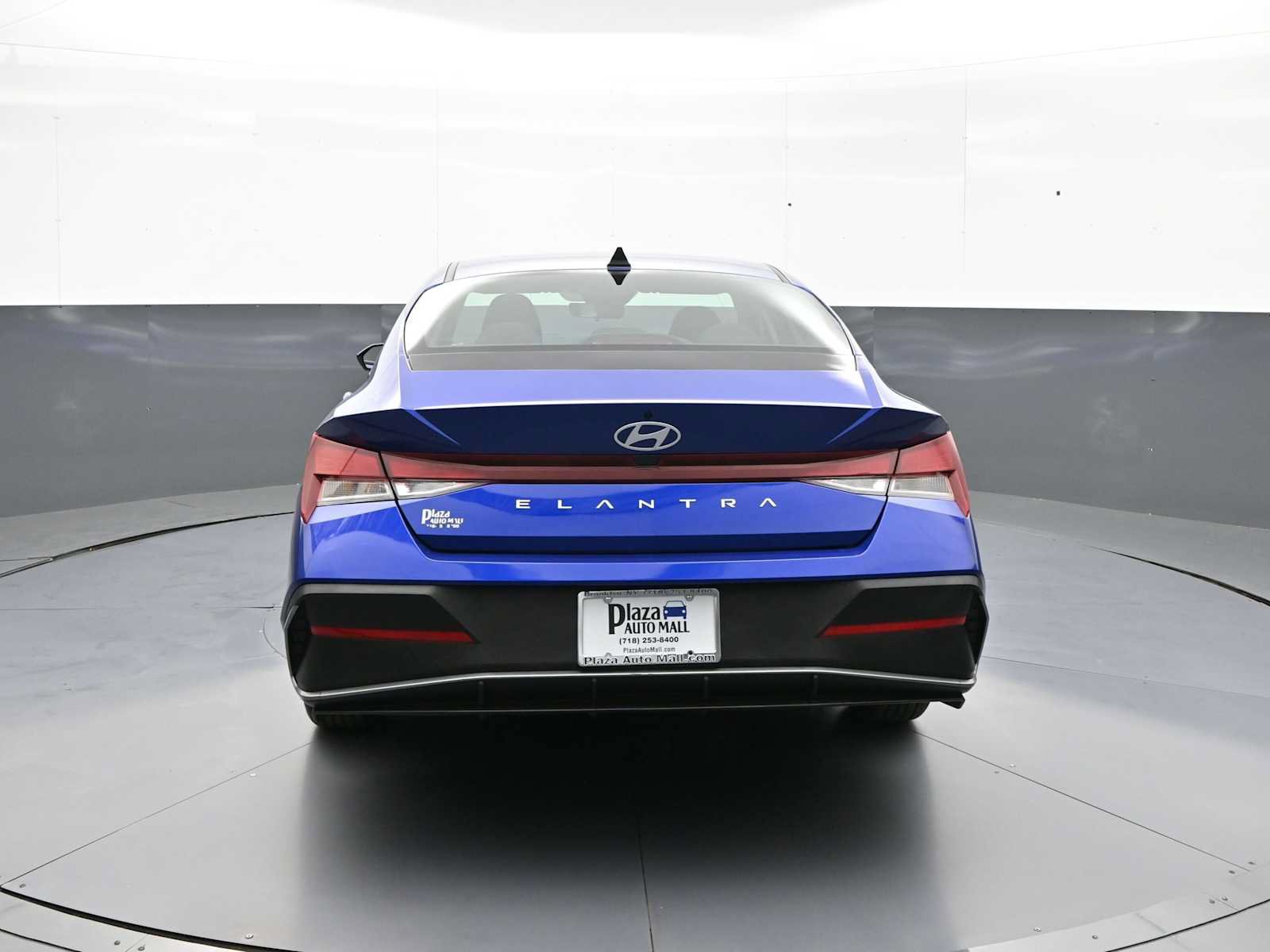 Certified 2025 Hyundai Elantra SE FWD image 6