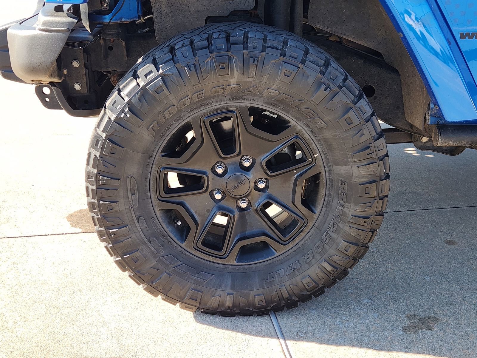 Used 2016 Jeep Wrangler Unlimited Sahara image 14