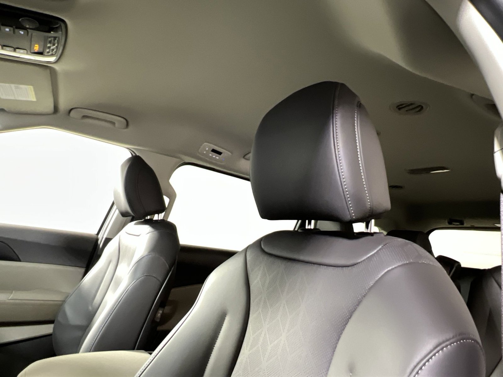 New 2026 Kia Carnival LXS image 22