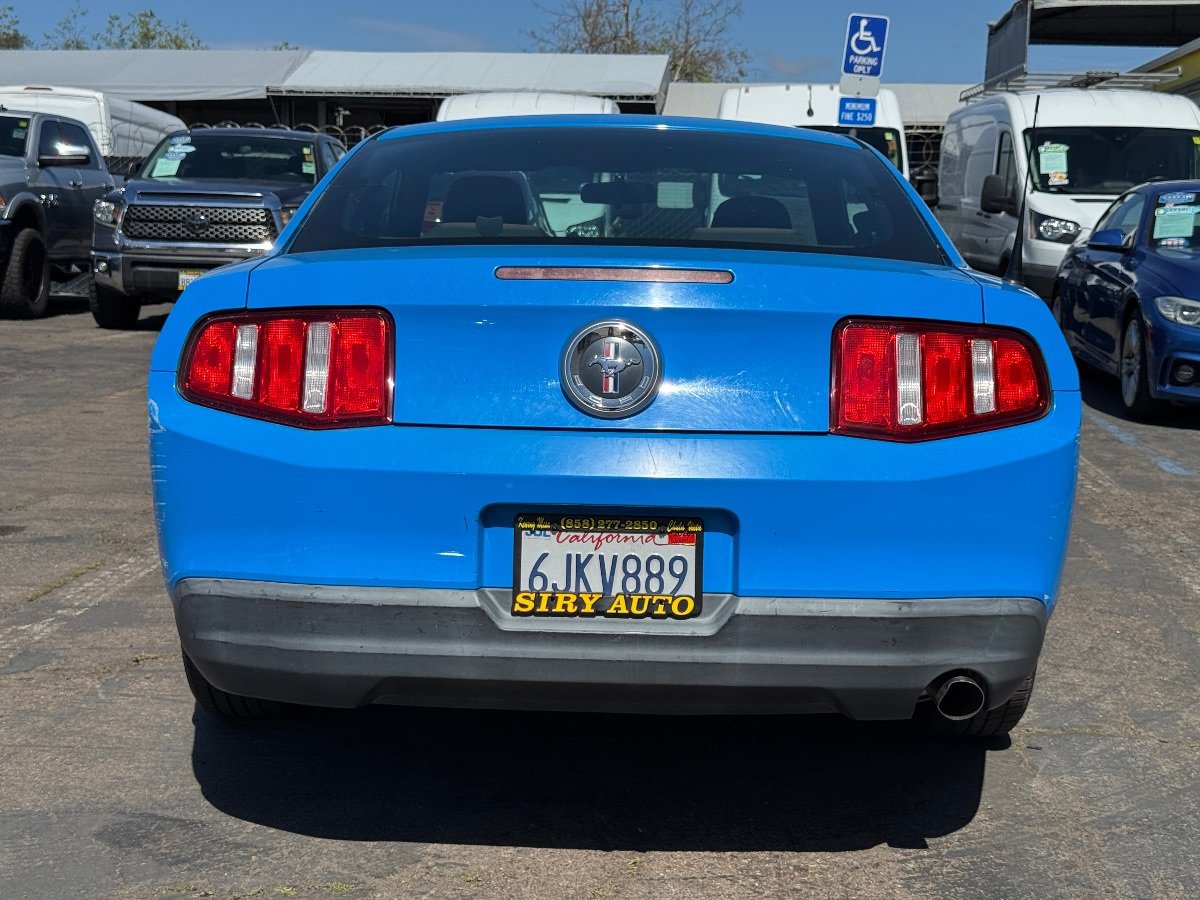 Used 2010 Ford Mustang Coupe RWD image 8