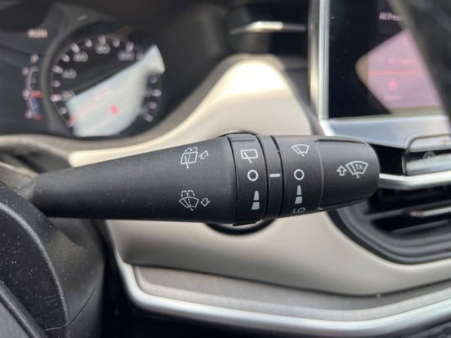 Certified 2025 Jeep Compass Limited AWD/4WD image 22
