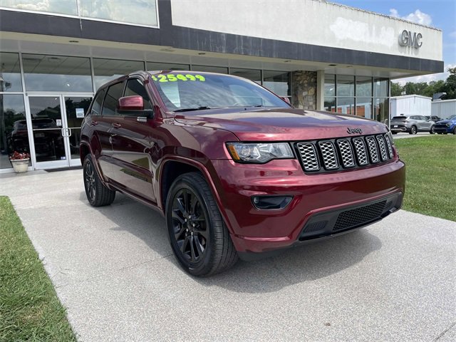Used 2020 Jeep Grand Cherokee Altitude image 1
