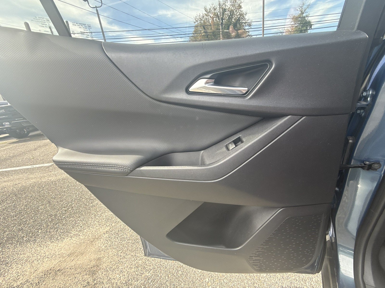 Used 2026 Chevrolet Equinox LT AWD/4WD image 29