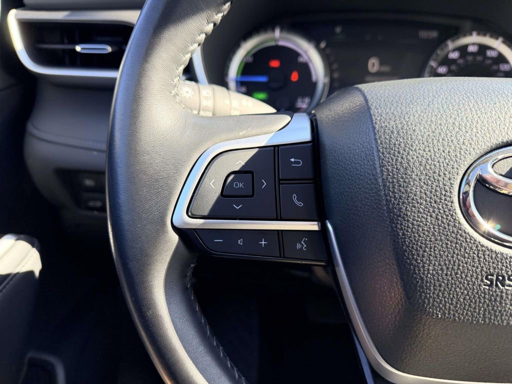 Certified 2024 Toyota Highlander XLE image 8