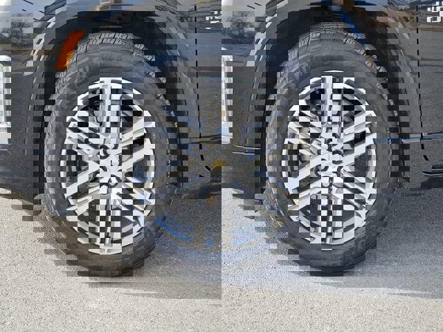 Used 2023 Chevrolet Traverse High Country image 13