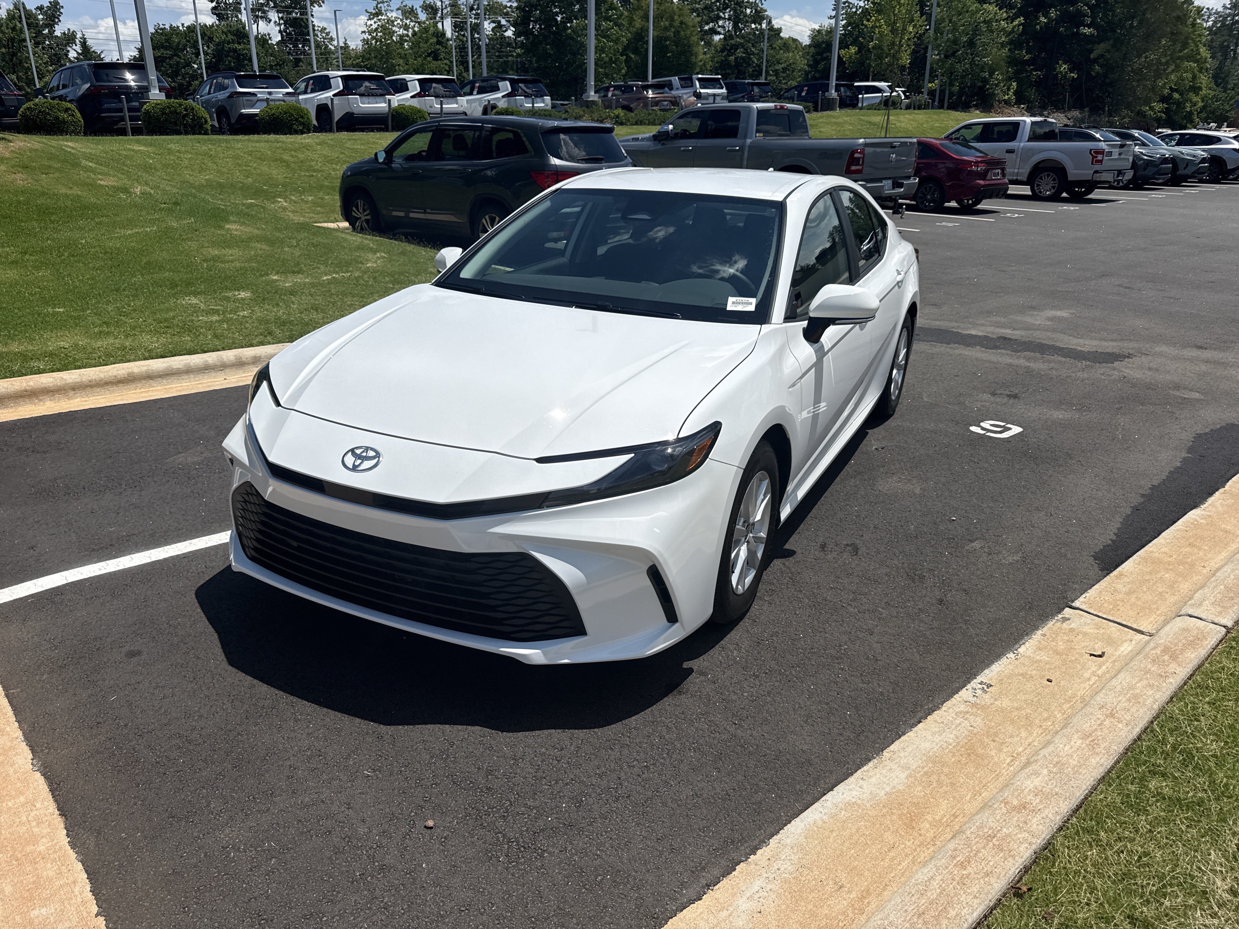 Used 2026 Toyota Camry LE w/ Convenience Package FWD image 5