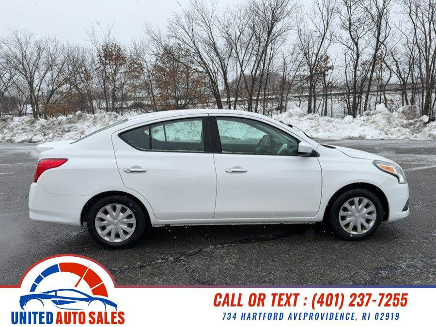 Used 2017 Nissan Versa SV image 6