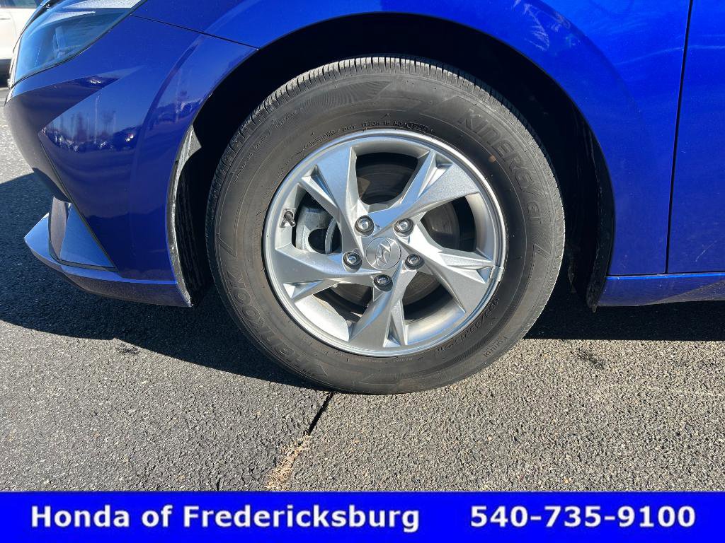 Used 2023 Hyundai Elantra SE w/ Preferred Accessory Package image 11