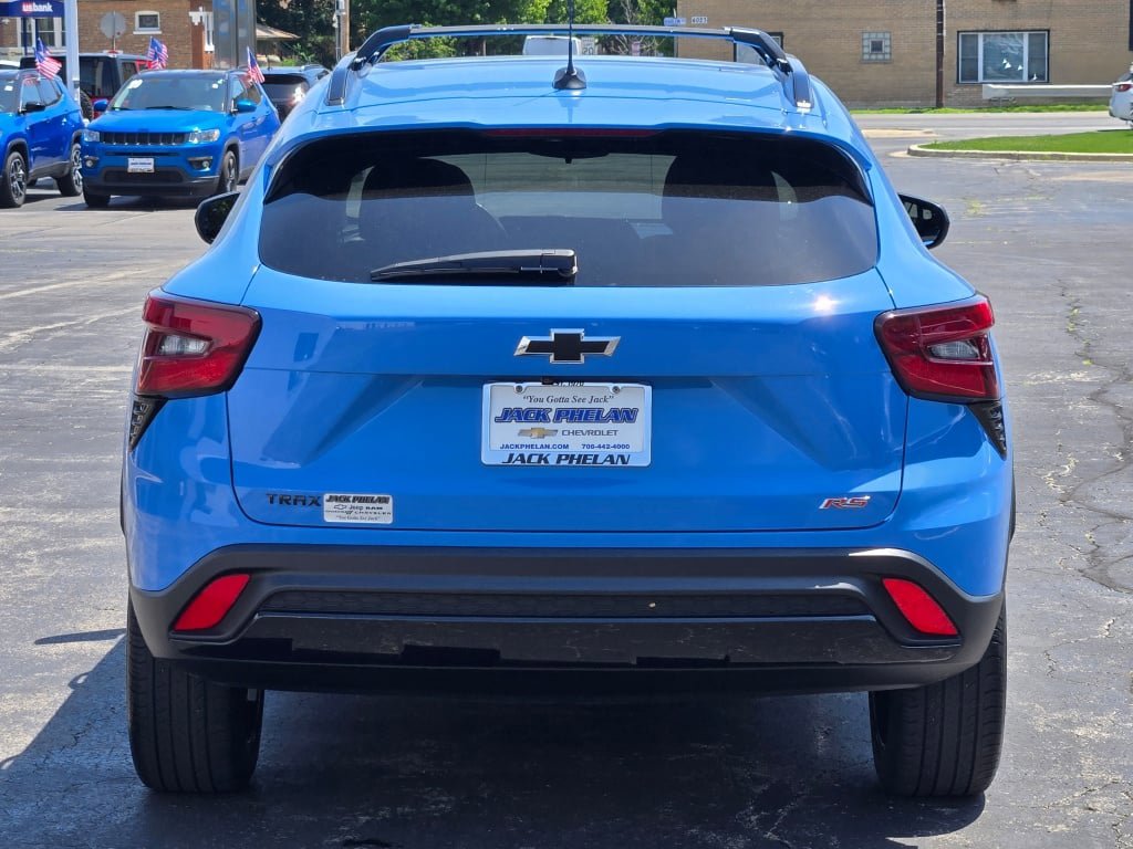 Certified 2024 Chevrolet Trax RS w/ Sunroof Package FWD image 12