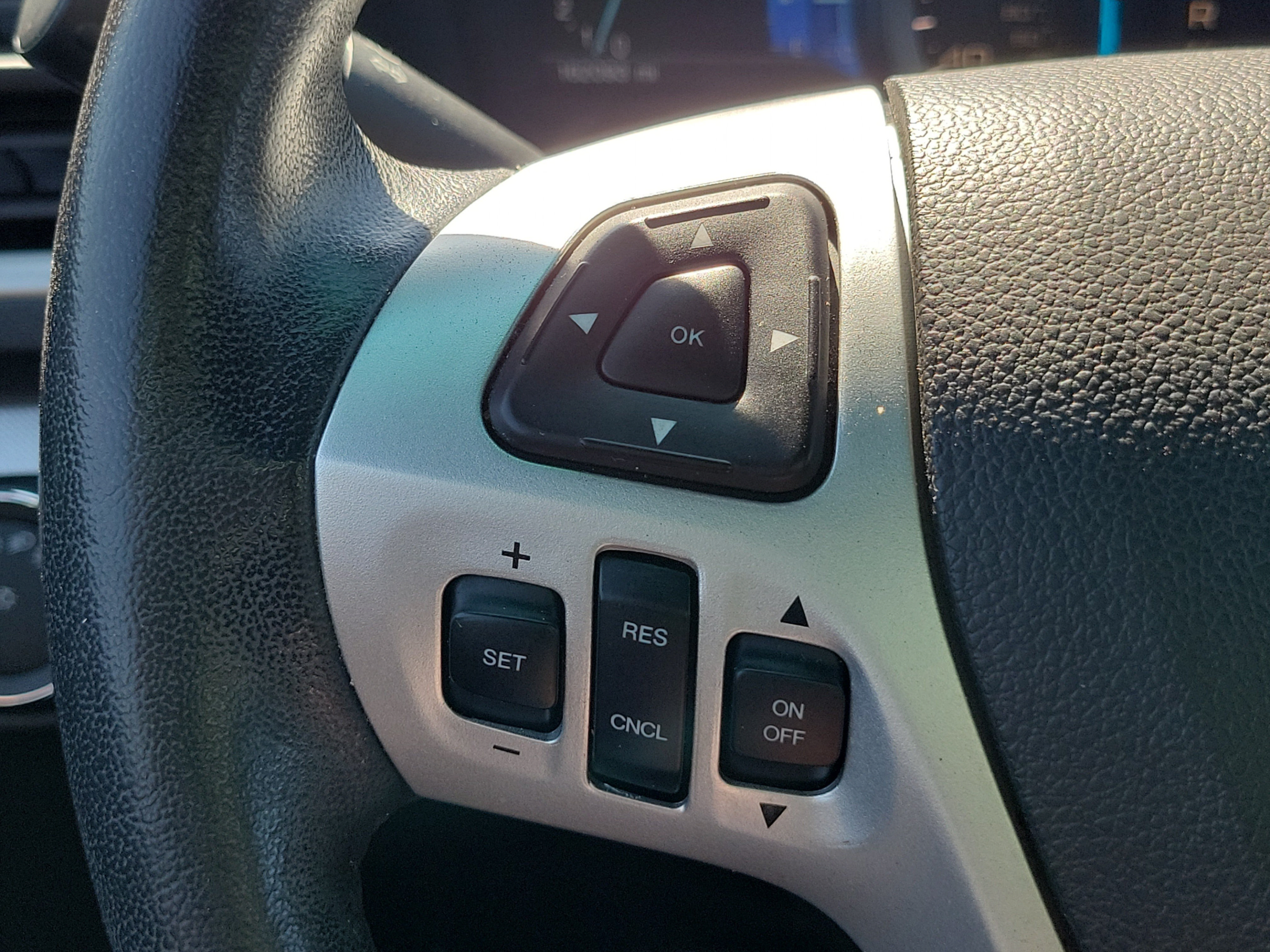 Used 2014 Ford Explorer XLT w/ Equipment Group 201A FWD image 20