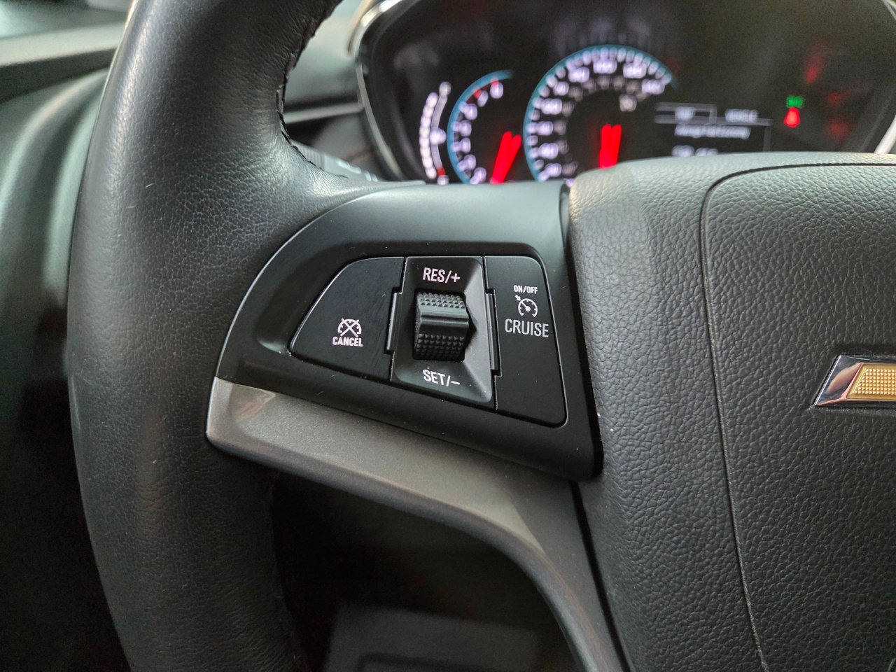 Used 2021 Chevrolet Trax LT w/ Premium Seat Package image 39