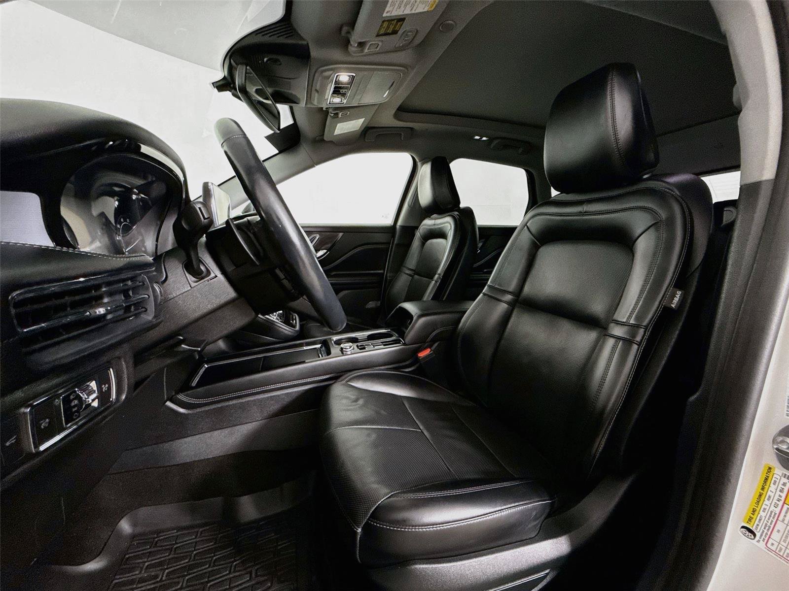 Used 2022 Lincoln Corsair AWD w/ Premium Package image 22