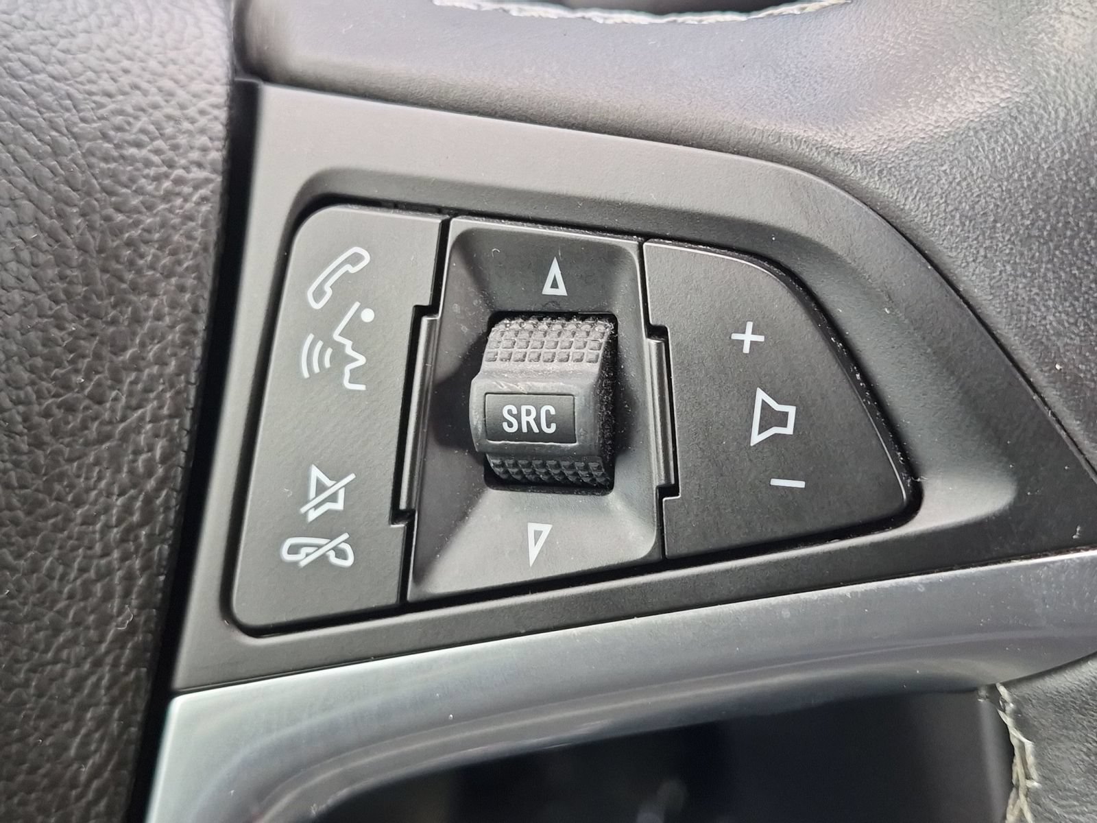 Used 2019 Buick Encore Preferred FWD image 19