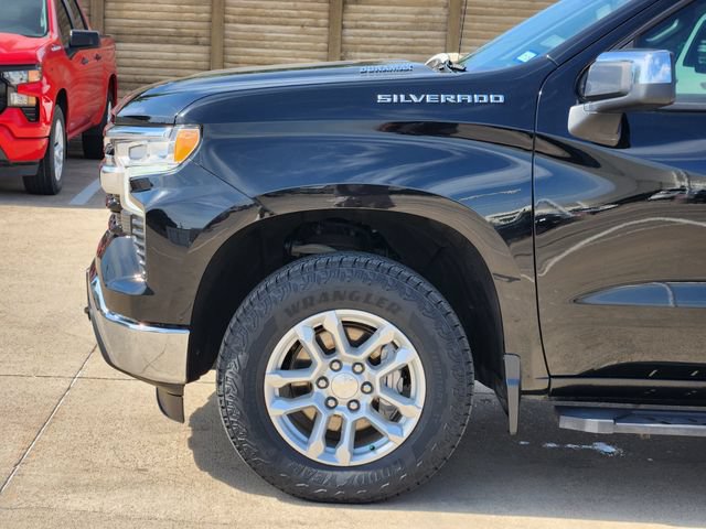 Used 2022 Chevrolet Silverado 1500 LT w/ Convenience Package II AWD/4WD image 16