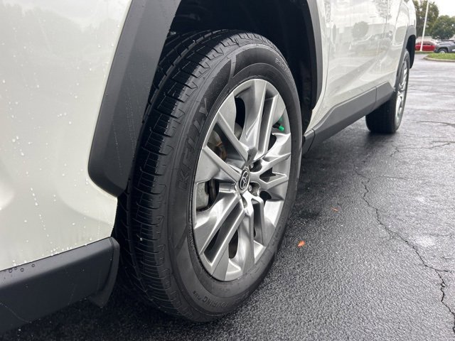 Used 2021 Toyota RAV4 XLE Premium image 13