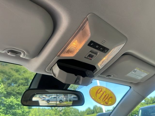 Used 2019 Toyota RAV4 LE FWD image 32