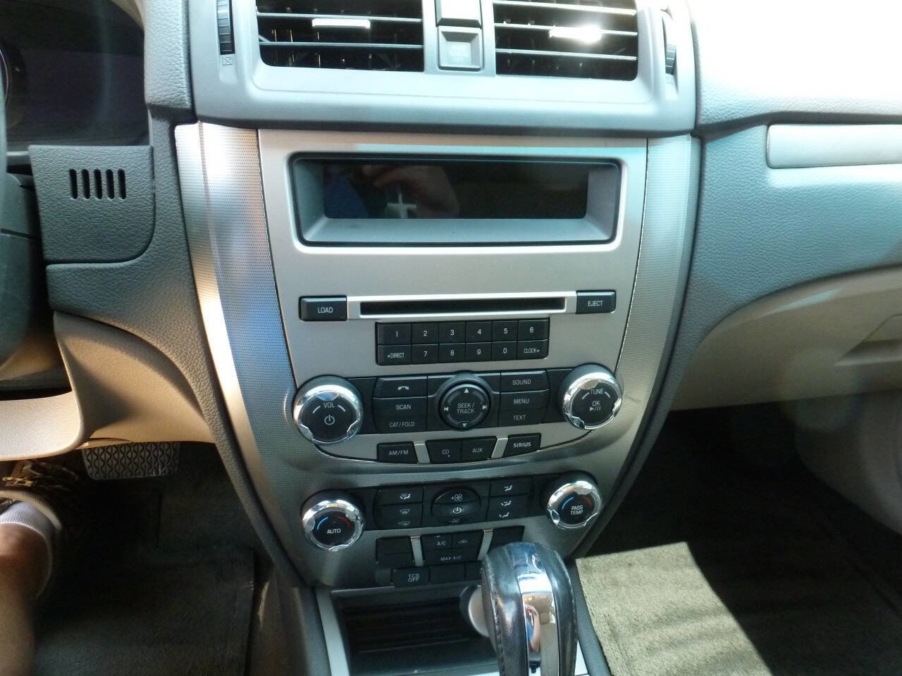 Used 2012 Ford Fusion Hybrid FWD image 13