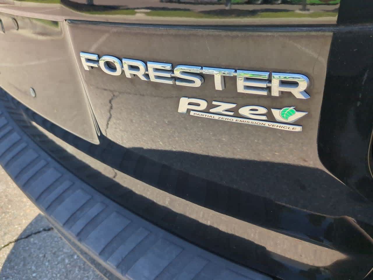 Used 2014 Subaru Forester 2.5i Limited AWD/4WD image 12