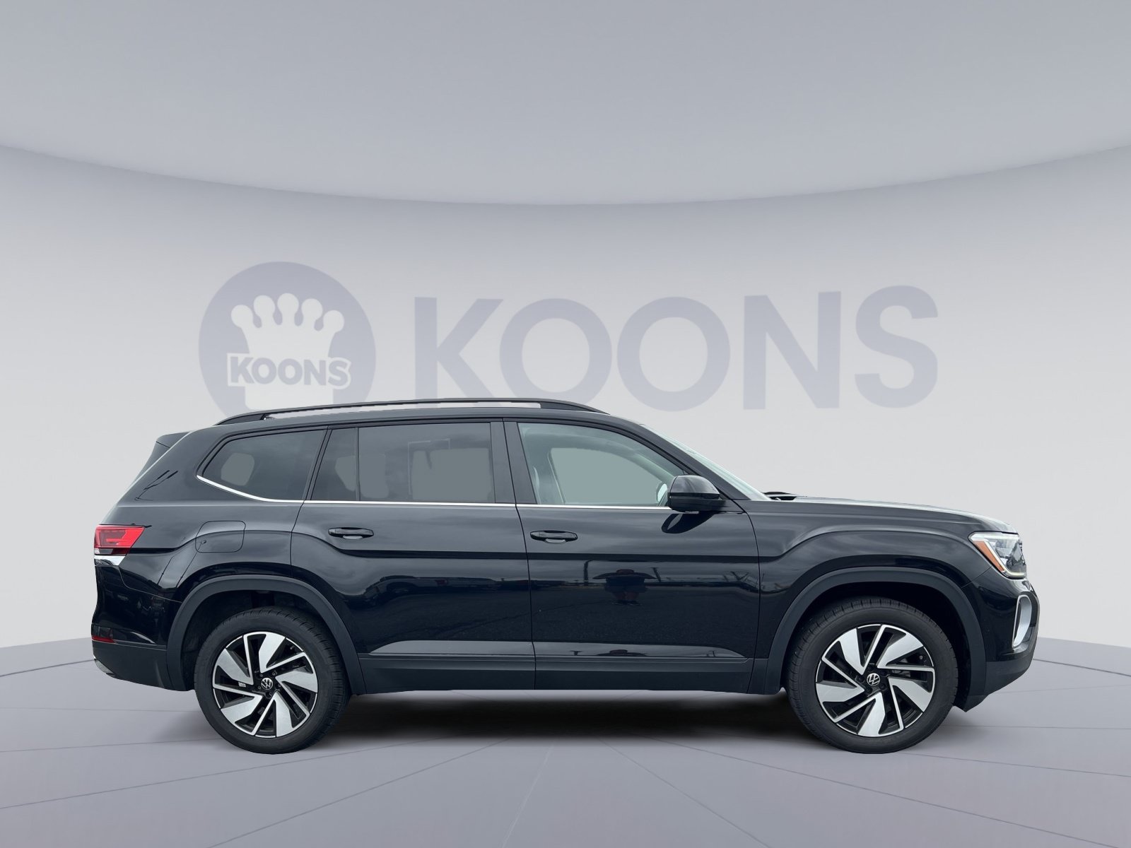 Used 2024 Volkswagen Atlas SE AWD/4WD image 8