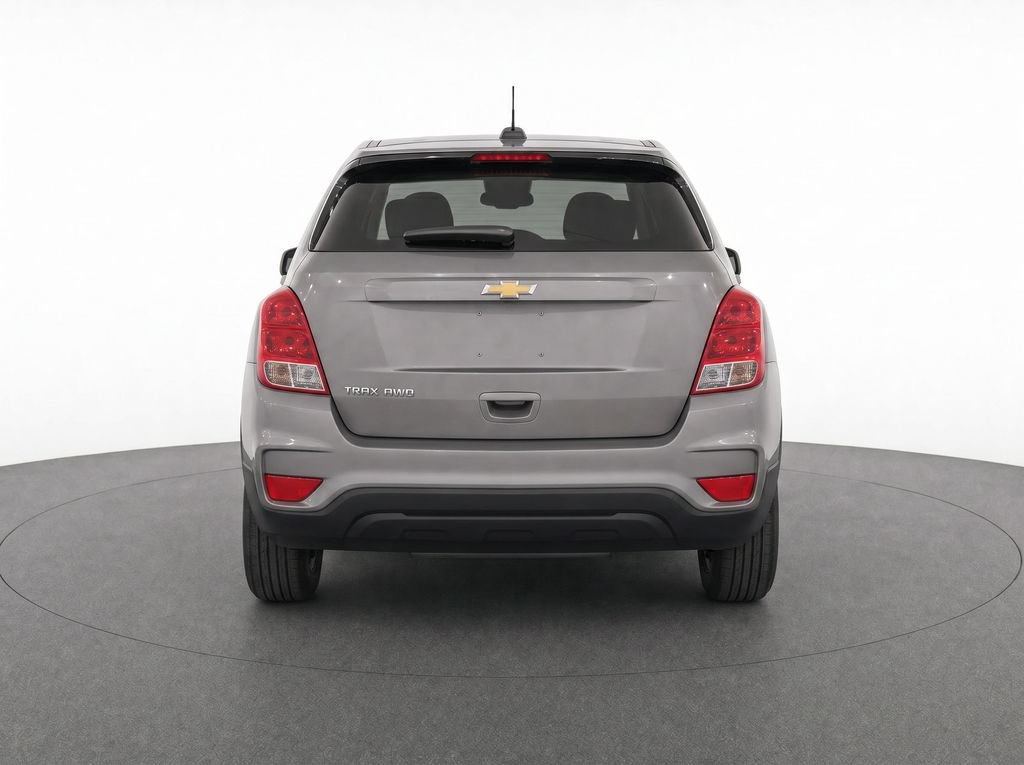 Used 2022 Chevrolet Trax LS w/ Tint and Cruise Package AWD/4WD image 7