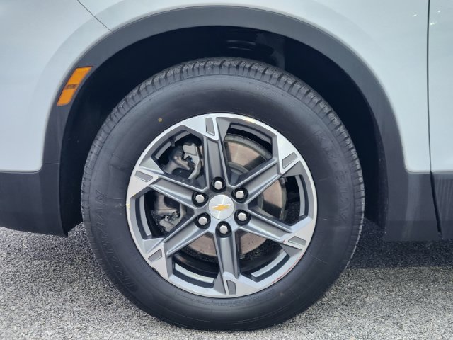 Used 2025 Chevrolet Blazer LT FWD image 8