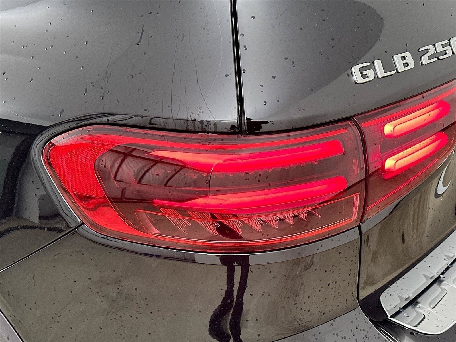 Used 2026 Mercedes-Benz GLB 250 4MATIC image 40