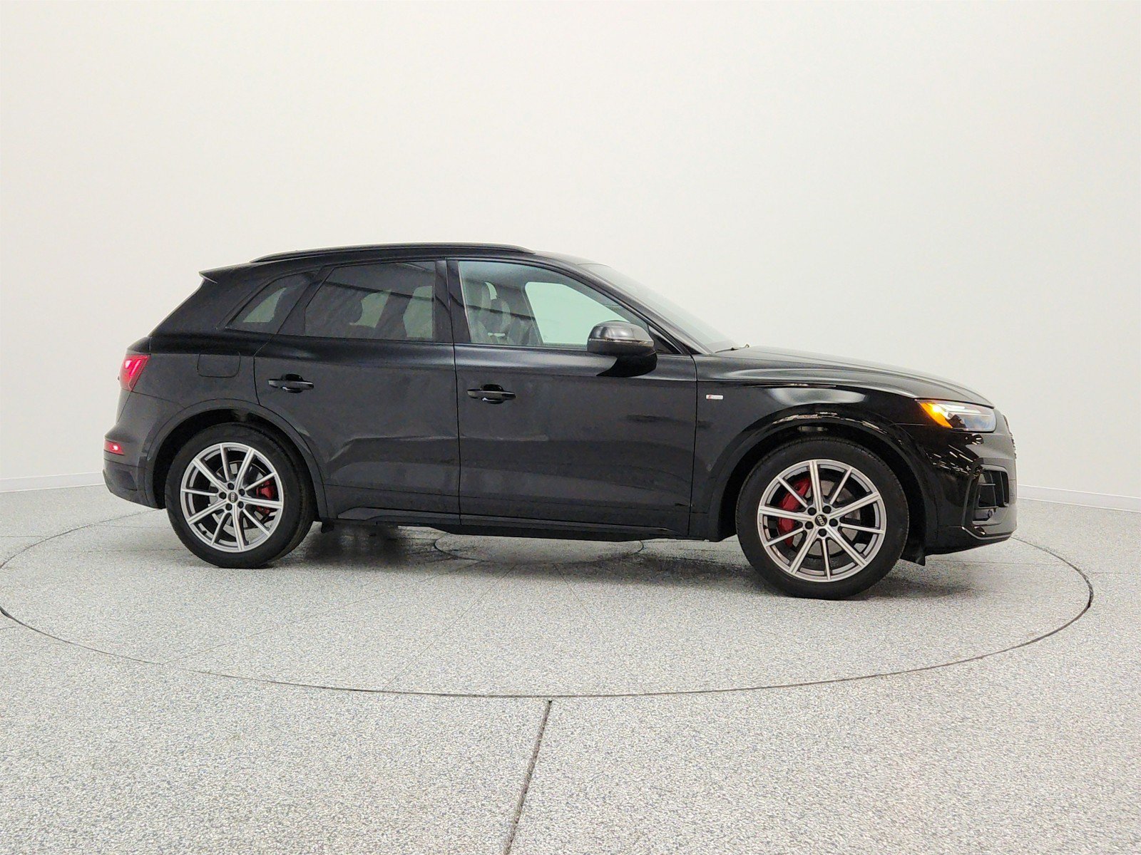 Used 2024 Audi Q5 e Premium Plus w/ Premium Plus Package AWD/4WD image 4