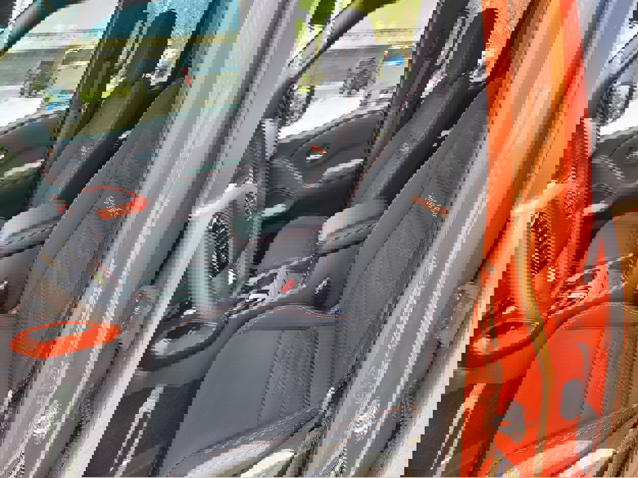 Used 2025 Nissan Frontier PRO-4X w/ Pro Convenience Package image 17