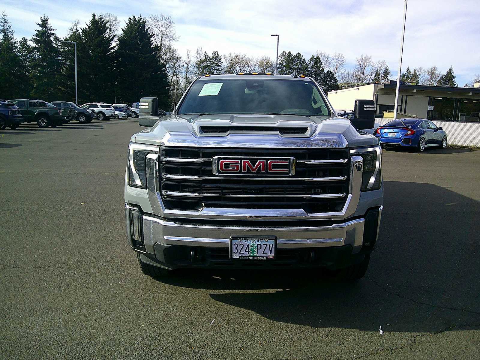 Used 2024 GMC Sierra 3500 SLE w/ SLE Value Package image 8