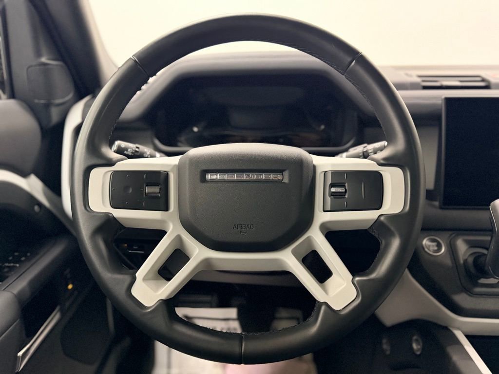 Used 2025 Land Rover Defender 110 S image 14