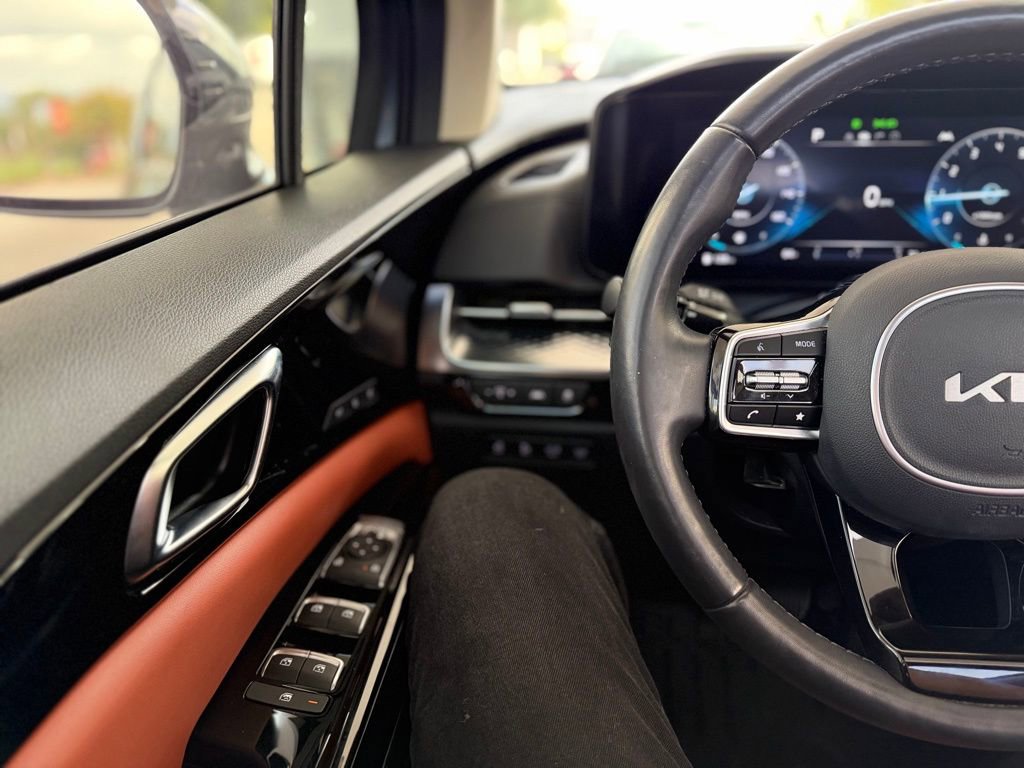 Used 2023 Kia Carnival SX Prestige FWD image 7