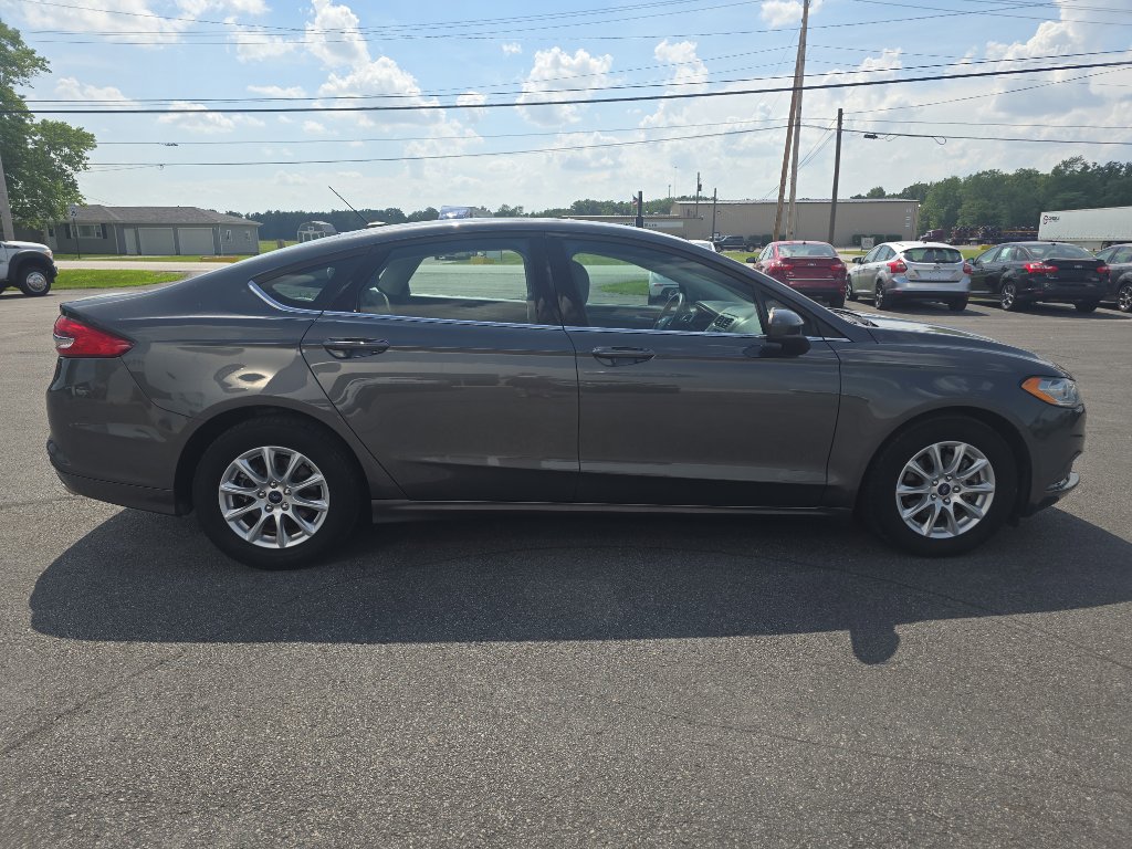 Used 2017 Ford Fusion S FWD image 5