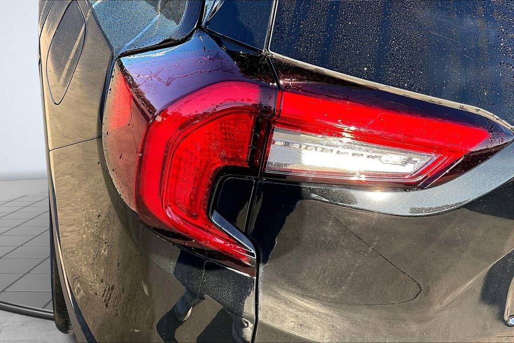 Used 2023 GMC Terrain SLE w/ Driver Convenience Package image 30