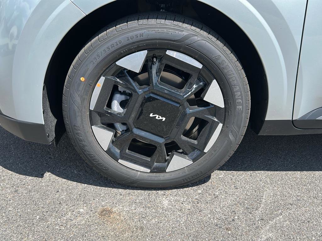 New 2026 Kia Carnival EX image 8