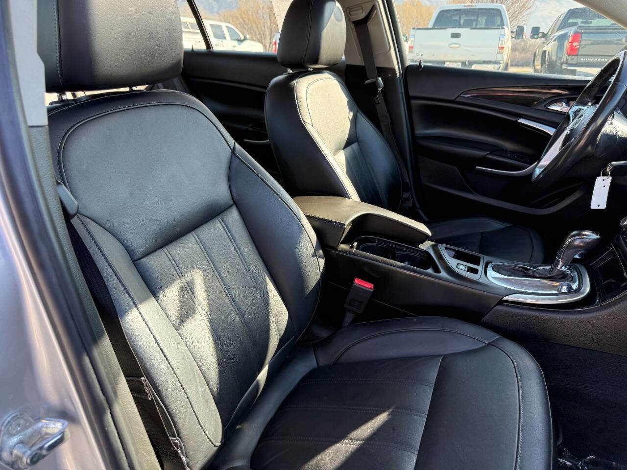 Used 2012 Buick Regal Leather image 24