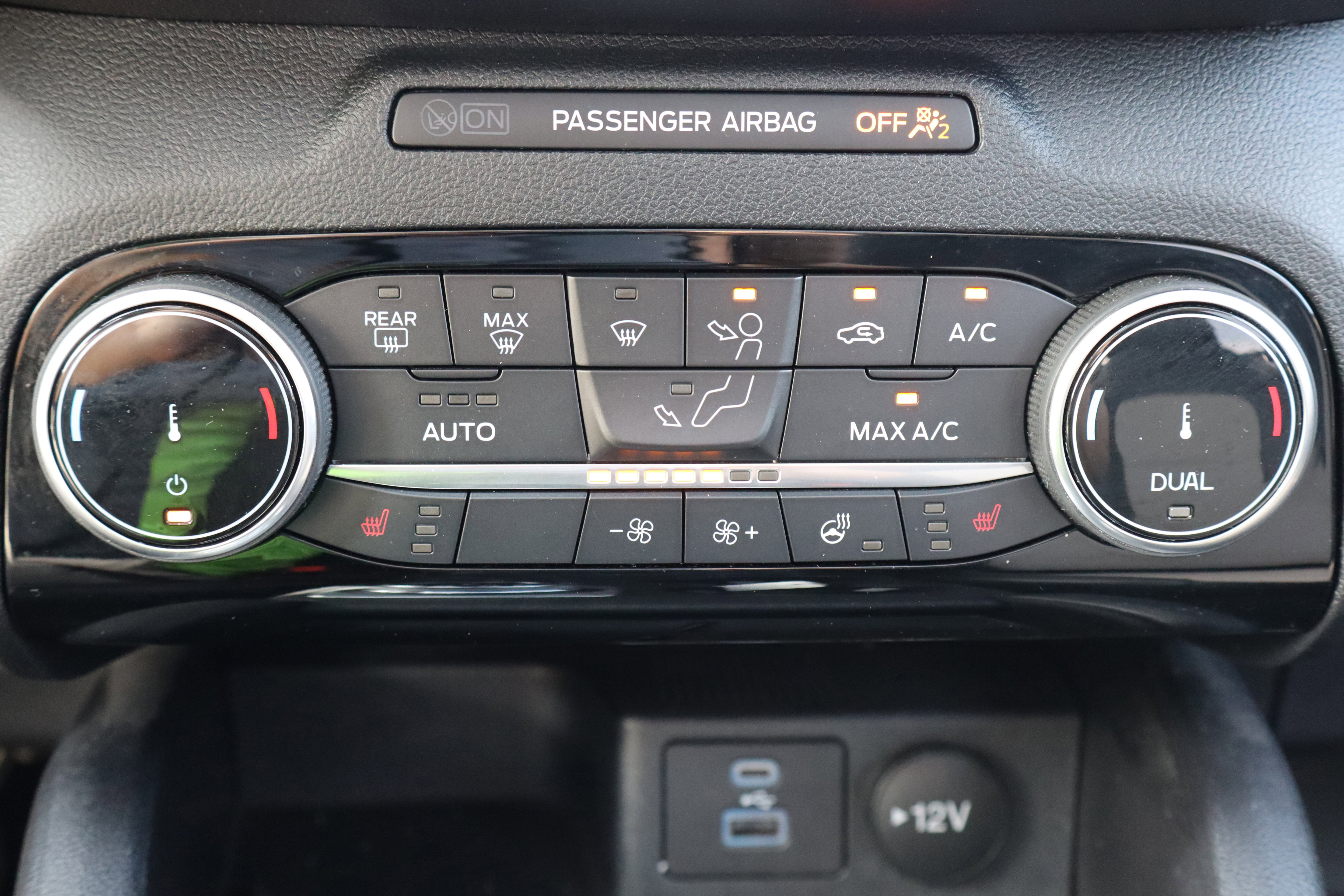 Used 2022 Ford Escape Titanium w/ Titanium Elite Package image 23