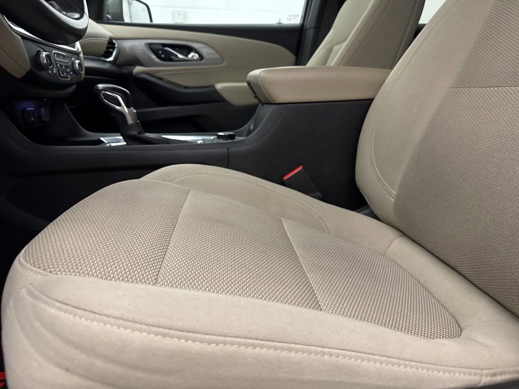 Used 2022 Chevrolet Traverse LT image 26
