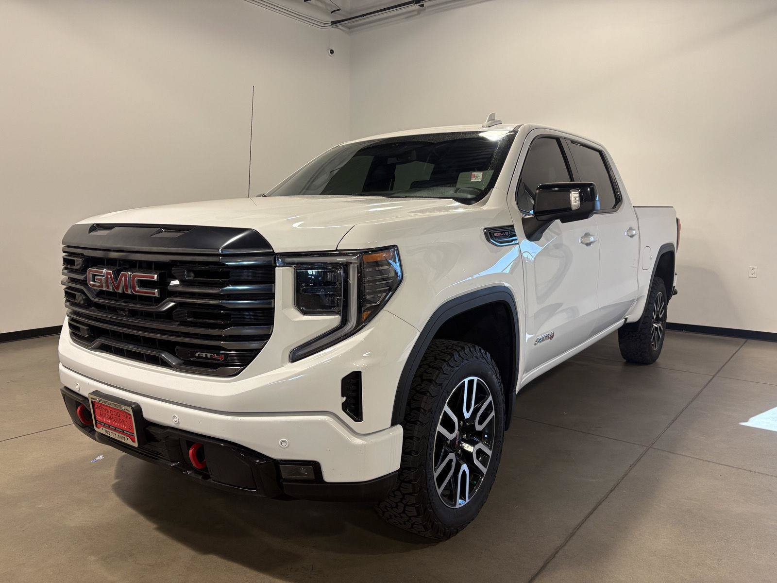 Used 2023 GMC Sierra 1500 AT4 w/ AT4 Preferred Package AWD/4WD image 8