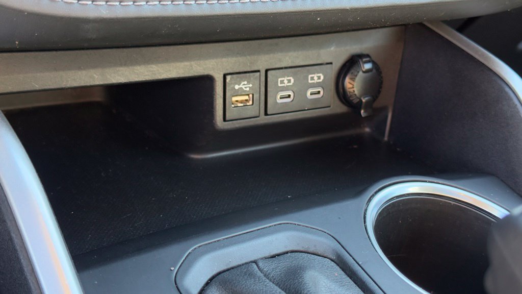 Used 2023 Toyota Highlander XLE AWD/4WD image 19