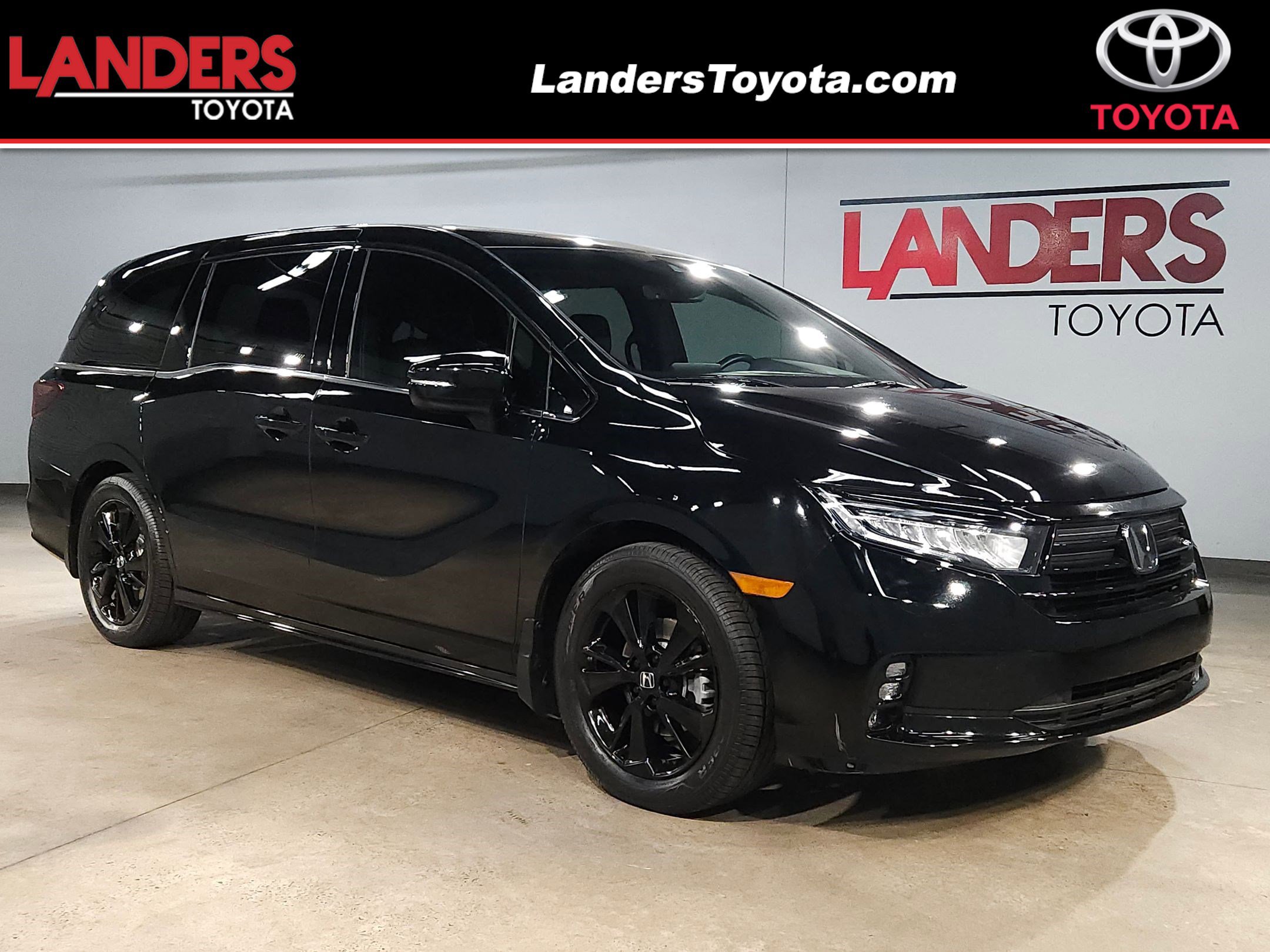 Used 2023 Honda Odyssey Sport image 1