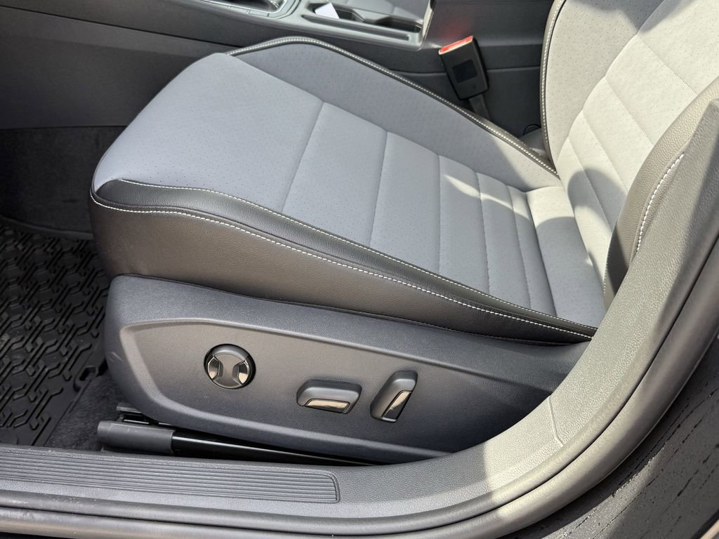 New 2026 Volkswagen Jetta SE image 13